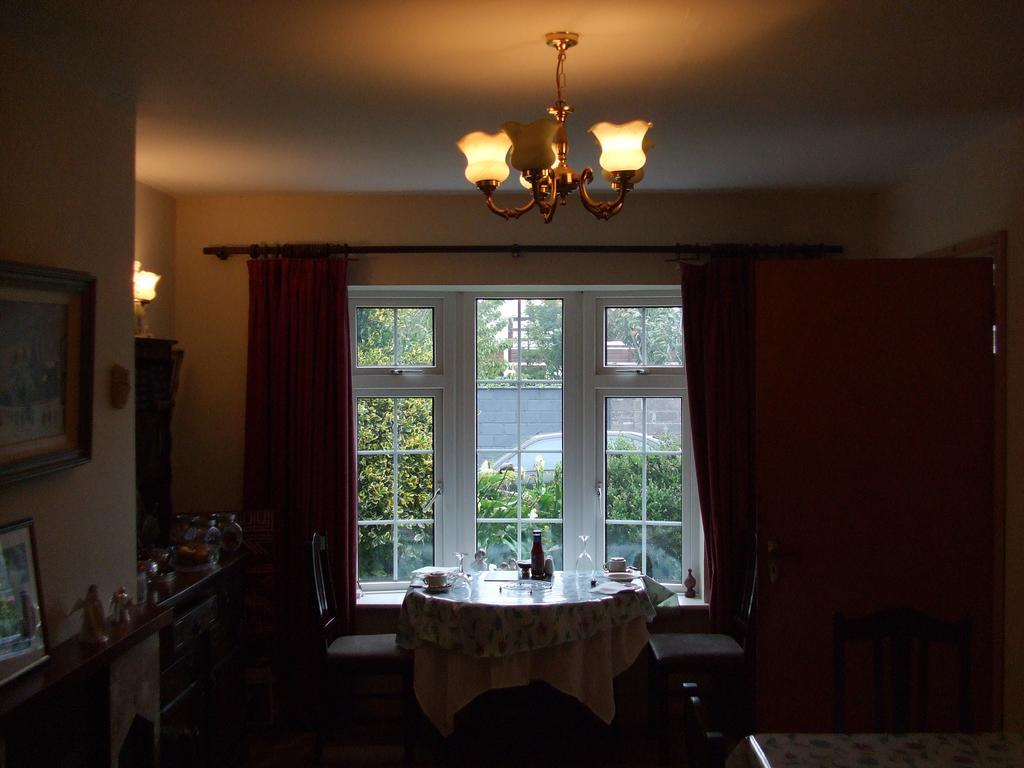 Bed and Breakfast Dun Roamin Голвей Номер фото