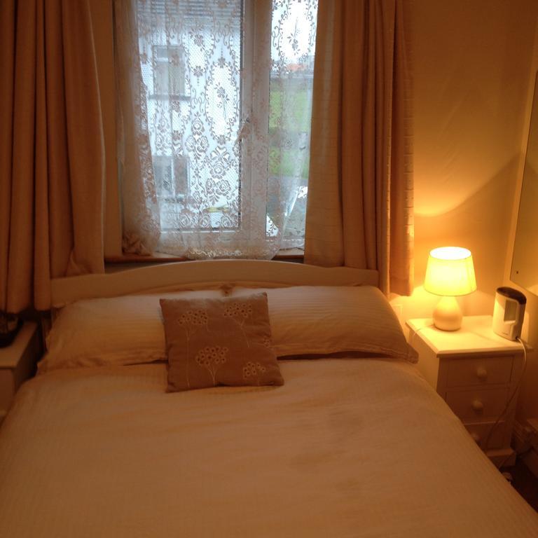 Bed and Breakfast Dun Roamin Голвей Номер фото
