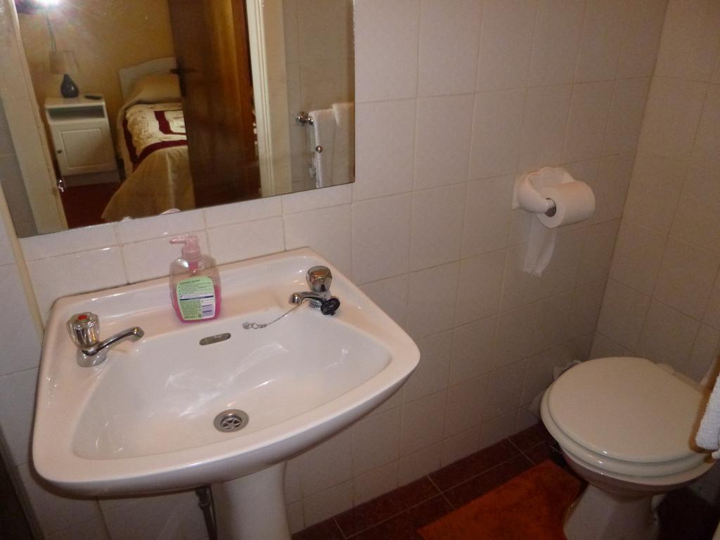 Bed and Breakfast Dun Roamin Голвей Номер фото